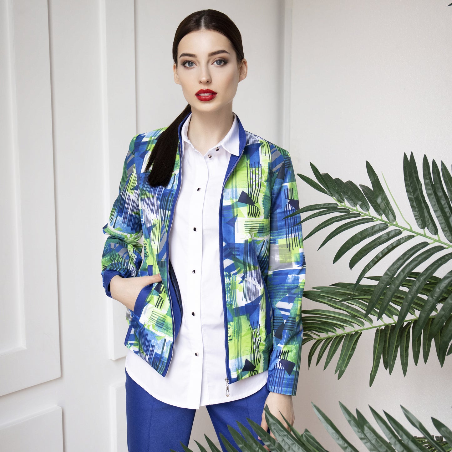 Windbreaker in color print