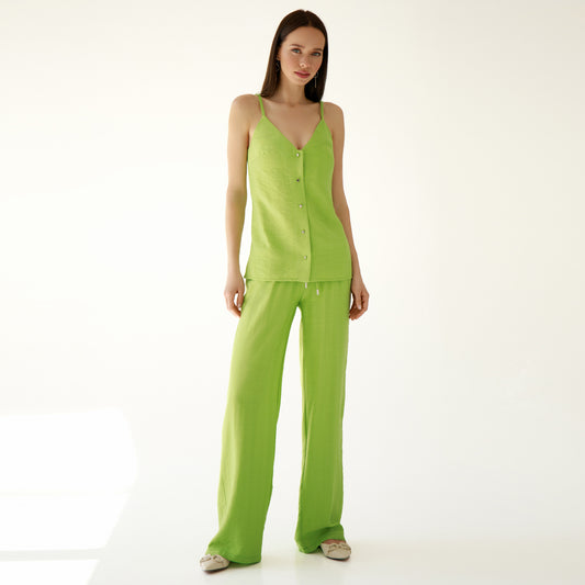 Green pants with an elastic band