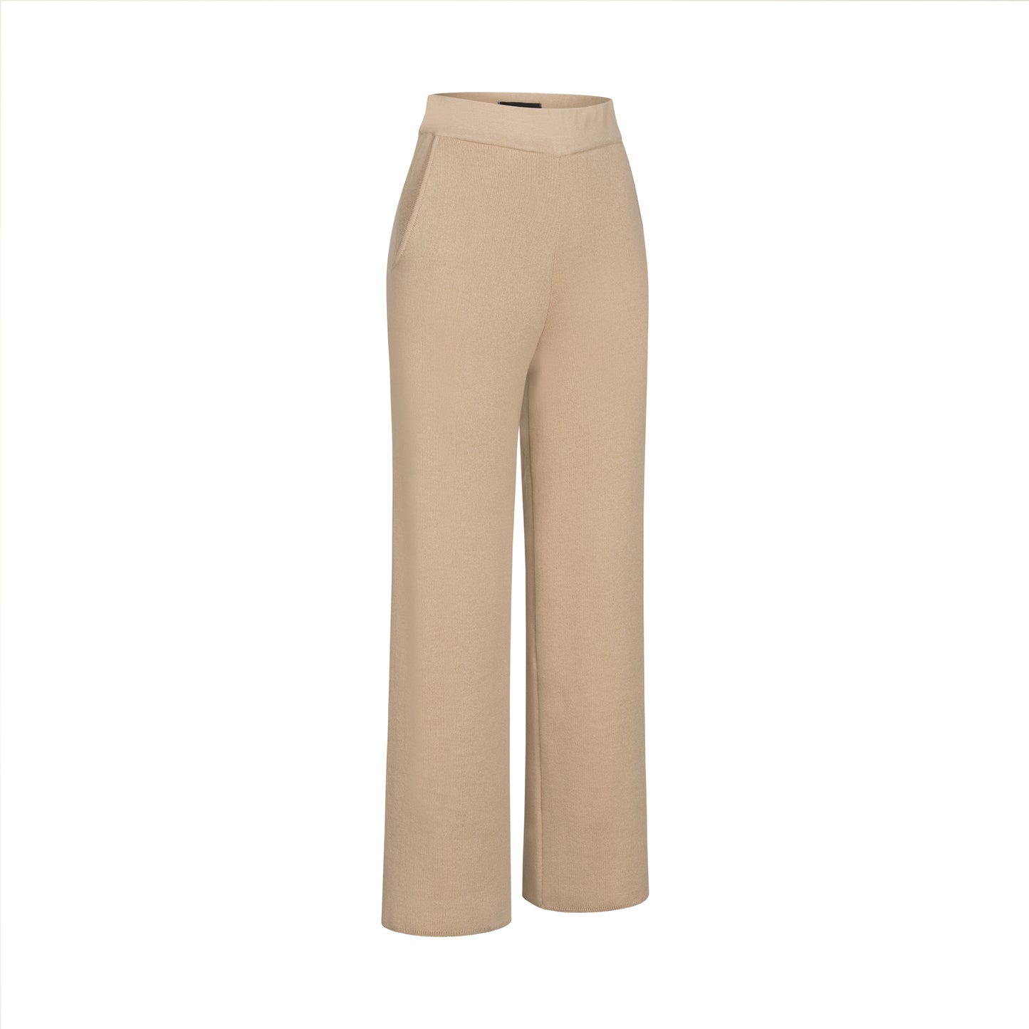 Beige knitted pants with pockets