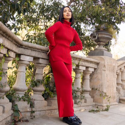 Red knitted pants with pockets