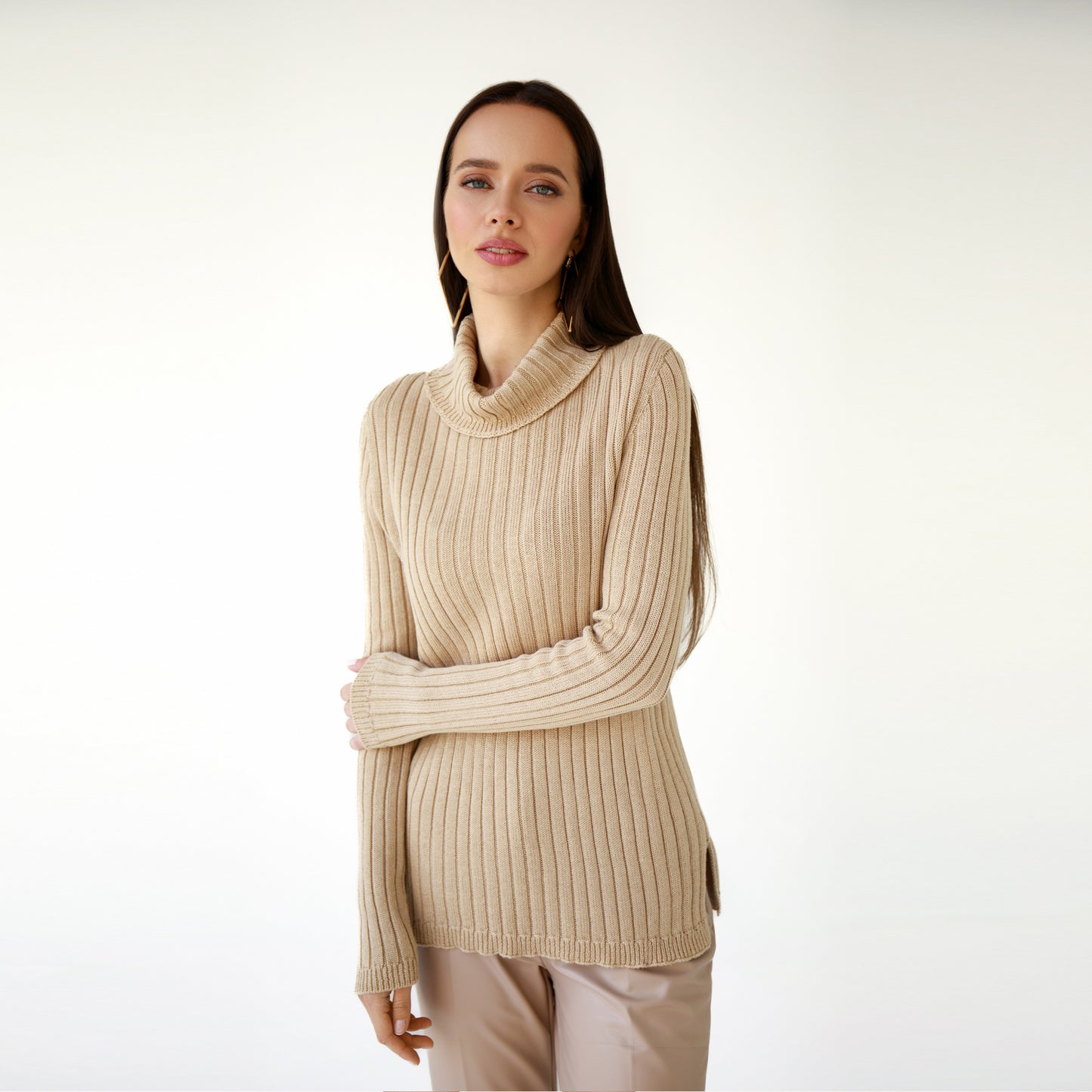 Natural-beige sweater-with-a-collar