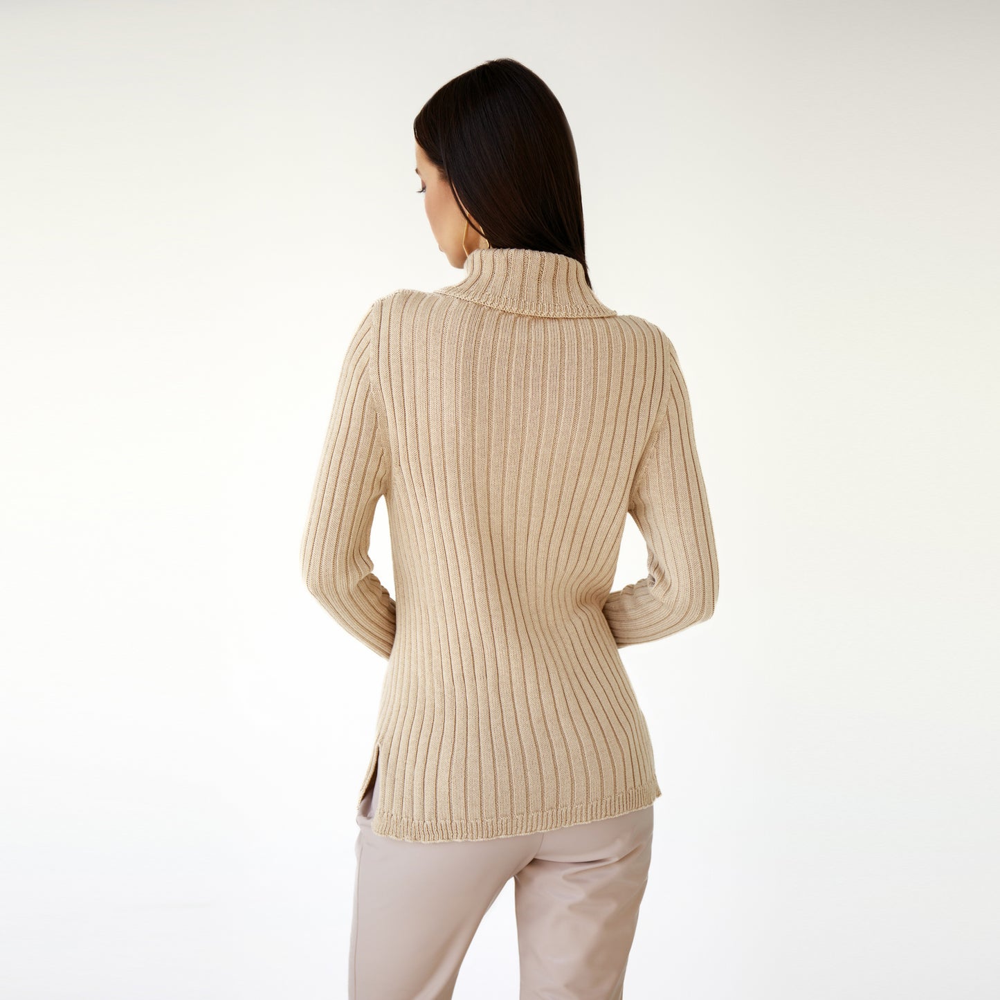 Natural-beige sweater-with-a-collar